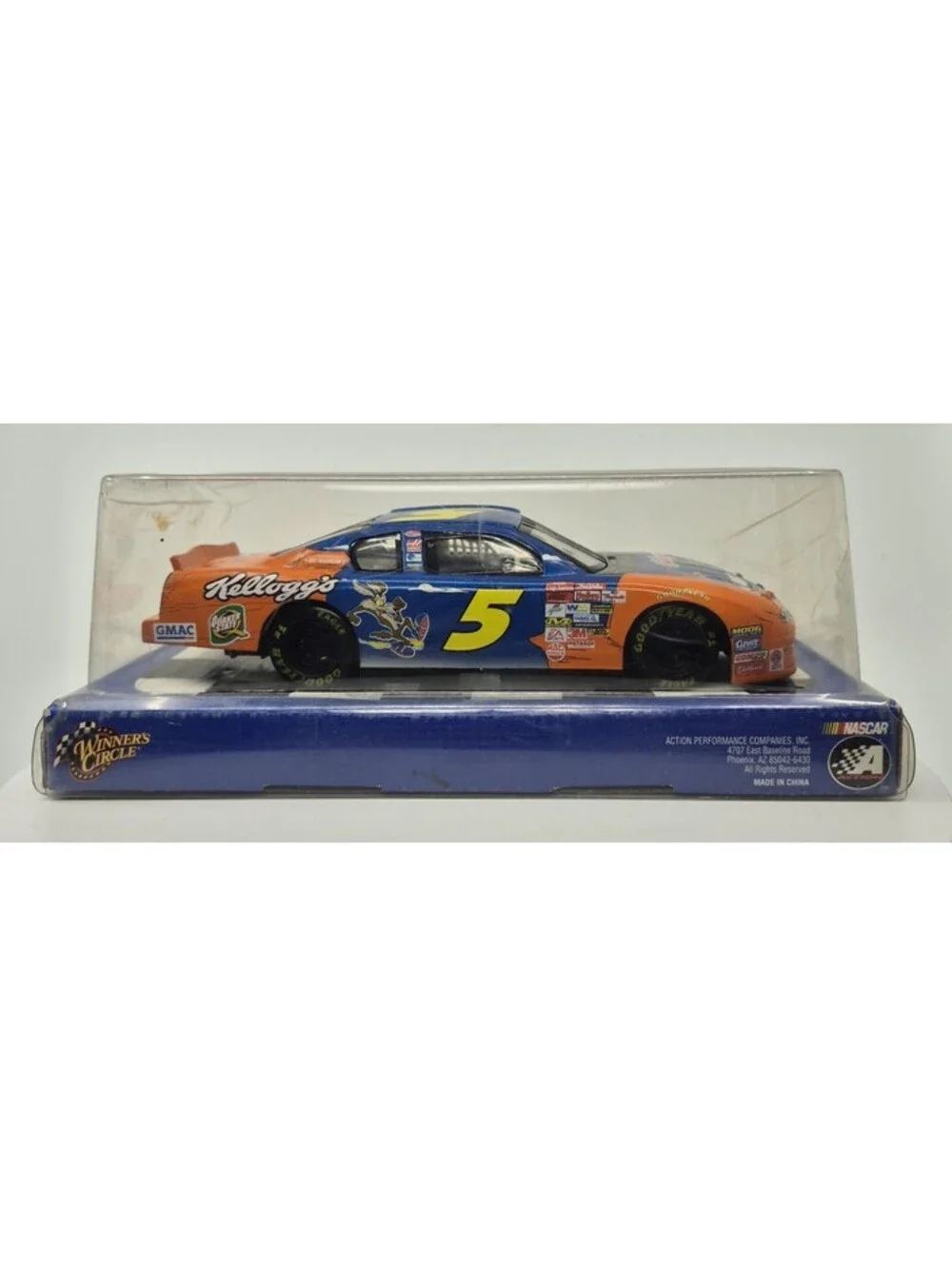 Terry Labonte #5 Kellogg's Looney Tunes Rematch 2002 1:24 Action Bank